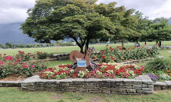 茵特拉根 INTERLAKEN