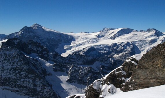 我行我素 素食旅遊 經典德瑞10日 | 絕美湖區.黃金列車.鐵力士山.童話小鎮 CI (含領隊司機服務費/上網卡)