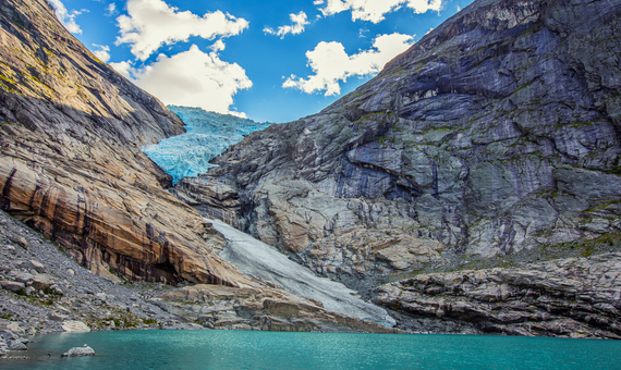 布利克斯達冰河 Briksdal Glacier