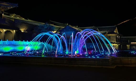 長城音樂水舞秀、山頂教堂賞夜景