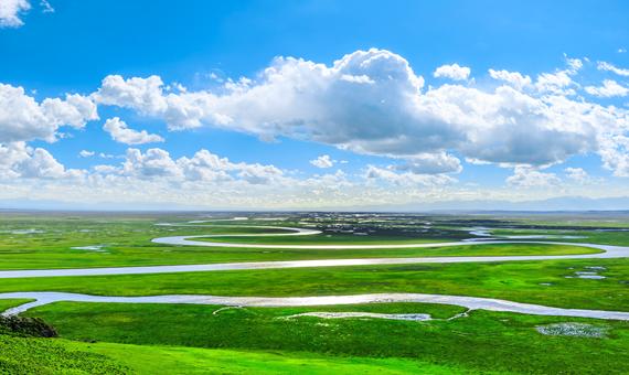 我行我素 素食旅遊 北疆之秋13天參訪團 | 禾木村、喀納斯、賽裏木湖、巴音布魯克、獨庫公路、天山天池 CX 最佳轉機班機 (含地陪司機服務費/上網卡/基礎旅平險)