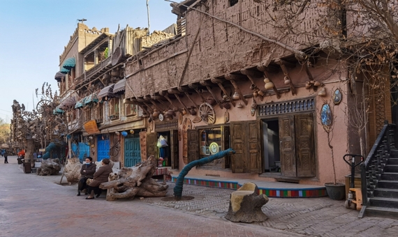 我行我素 素食旅遊 | 戀戀南疆13日 ~ 金秋胡楊林、盤龍古道、喀什古城、莎車王陵、金草灘濕地CX (含地陪司機服務費/上網卡/基礎旅平險)