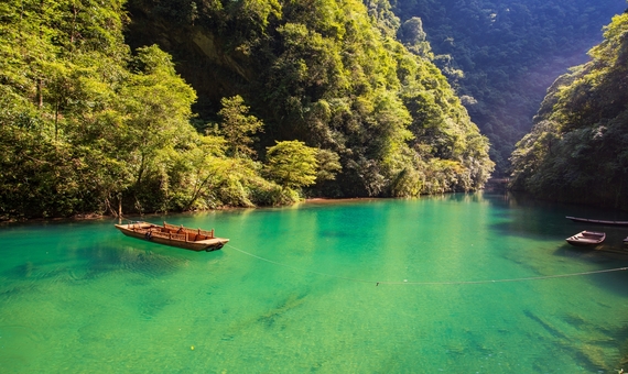 我行我素 素食旅遊~【湖北風華】恩施雲龍地縫、屏山峽谷、仙山貢水、西陵峽、夢里水鄉8日CZ (含地陪服務費/上網卡/基礎旅平險)