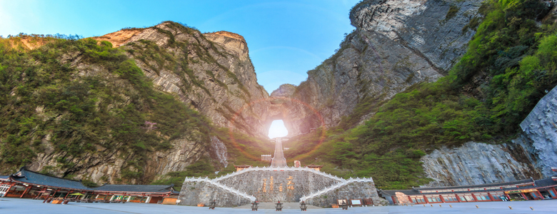 我行我素 素食旅遊 ~ 武漢、常德、鳳凰古城、芙蓉鎮、張家界、天門山、72奇樓、玻璃橋、天門狐仙秀 8日自由行(含地陪服務費、上網卡)