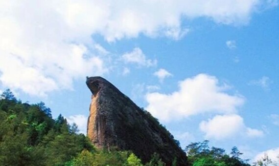 鷹嘴岩