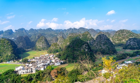 我行我素~素食旅遊 貴州9日自由行|黃果樹瀑布、西江千戶苗寨、世界遺產梵淨山、綠寶石荔波小七孔、萬峰林、馬嶺河峽谷 (含地陪服務費、上網卡)