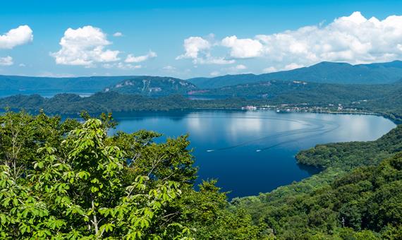 我行我素 素食旅遊 經典首選．東北最美 ~ 奧入瀨溪、銀山溫泉、秋田內陸鐵道、猊鼻溪輕舟、平泉中尊寺、嚴美溪、松島遊船 (含領隊服務費/上網卡)