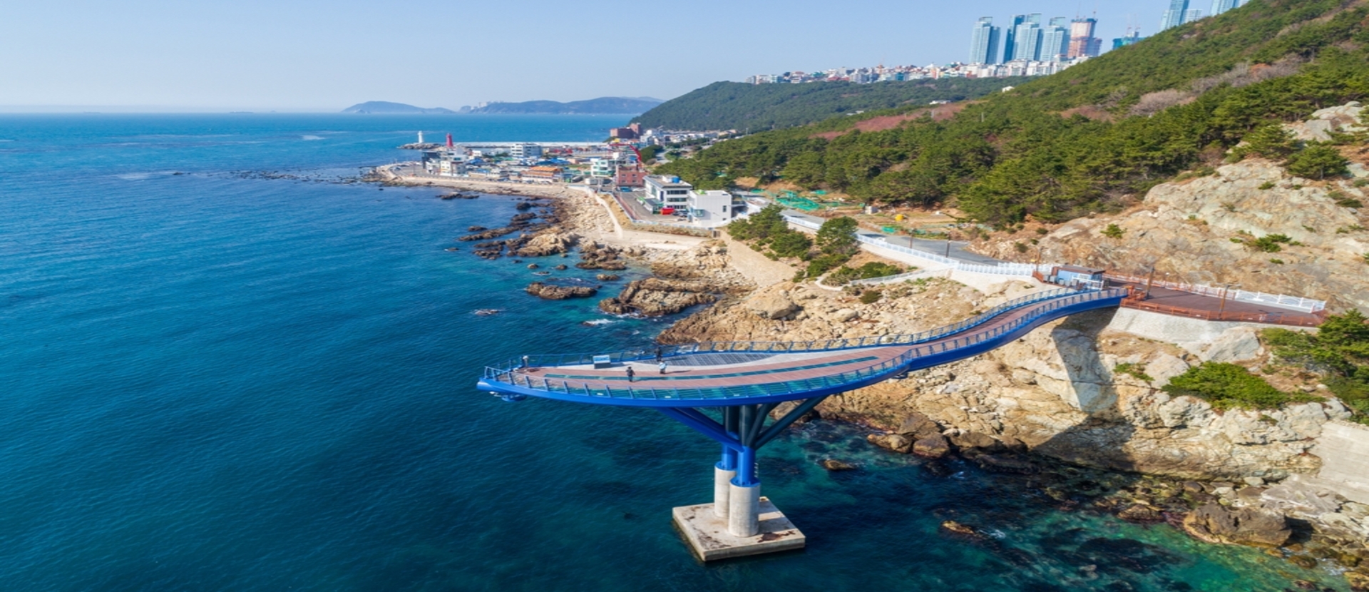 我行我素 素食旅遊 |釜慶蔚大玩咖~藝術村咖啡廳、摩天樓觀景臺、天空膠囊列車、世界文化遺產五日(含導遊領隊服務費/上網卡)