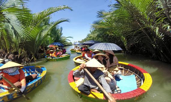 迦南島生態之旅～搭乘桶船(竹籃船) Cam Kim Island