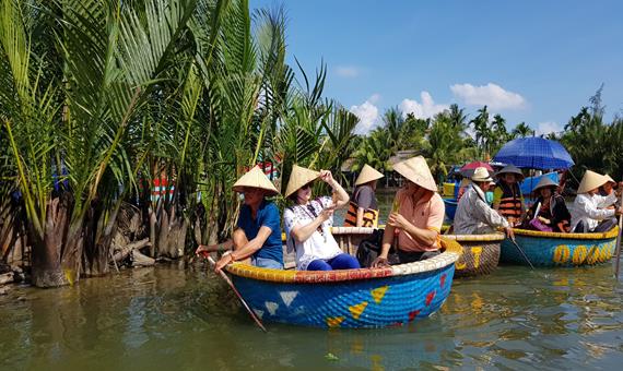 迦南島生態之旅～搭乘桶船(竹籃船) Cam Kim Island