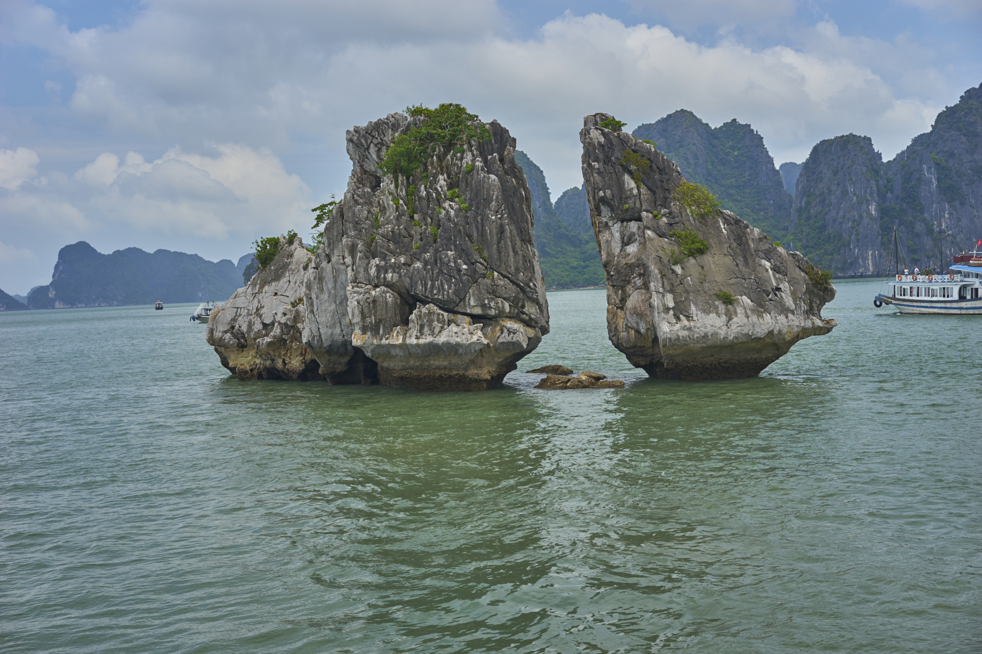 鬥雞石 Fighting rocks islet