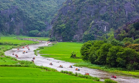 我行我素 素食旅遊~五星魅力山水 北越雙龍灣5日 JX (含領隊導遊小費)