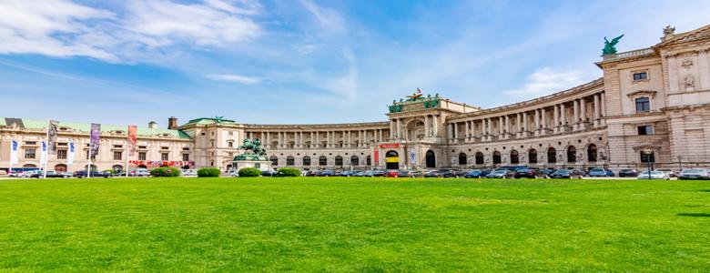 我行我素~素食旅遊 五星奧捷10天 | 五晚五星.鹽礦.真善美哈斯達特湖區.伏爾塔瓦河遊船.歐洲最美麗古城克倫洛夫 CI-V V ( 含領隊司機服務費/上網卡)