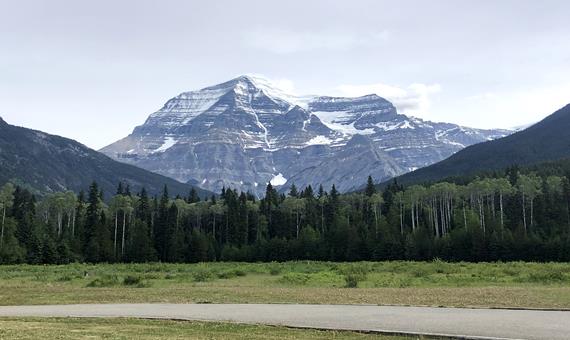 羅伯森山 Mount Robson